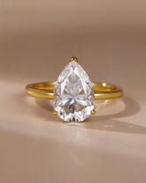 ISOLDE Minimalist Pear Cut Moissanite Solitaire Engagement Ring