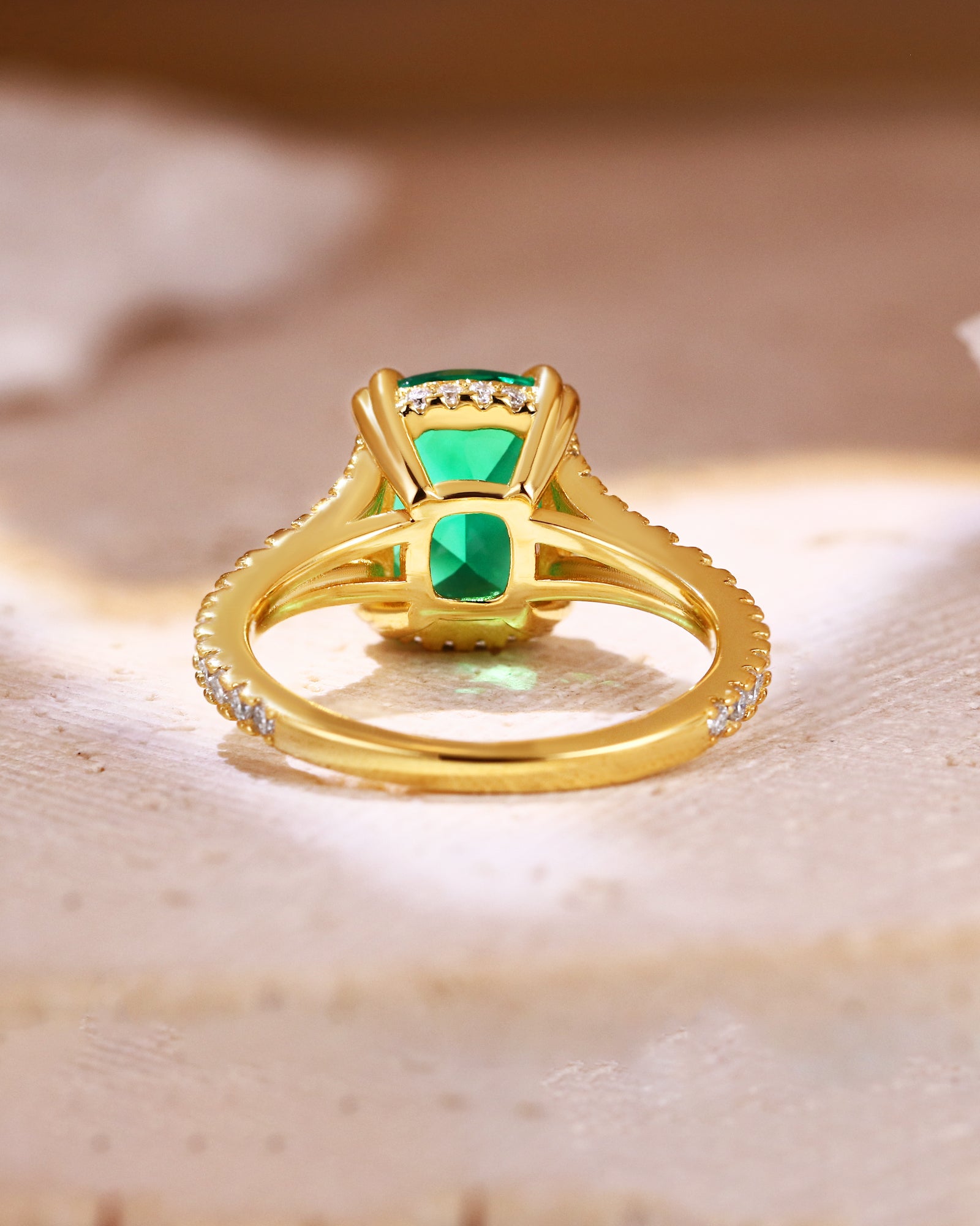 VERITY Double Claws Cushion Cut Emerald Hiden Halo Engagement Ring VERITY Double Claws Cushion Cut Emerald Hiden Halo Engagement Ring