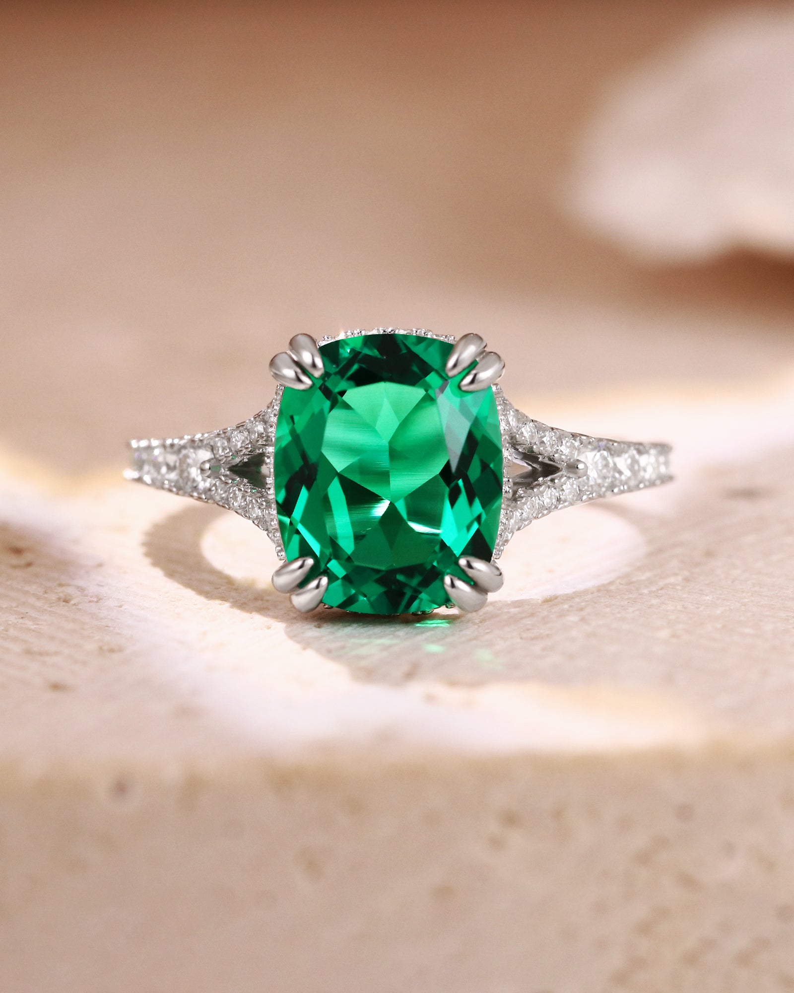 VERITY Double Claws Cushion Cut Emerald Hiden Halo Engagement Ring VERITY Double Claws Cushion Cut Emerald Hiden Halo Engagement Ring