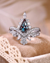 SERAPHINA Kite Cut Alexandrite Infinity Engagement Ring Set