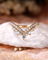 PHOEBE Vintage Moissanite Double Layer Curved Wedding Band