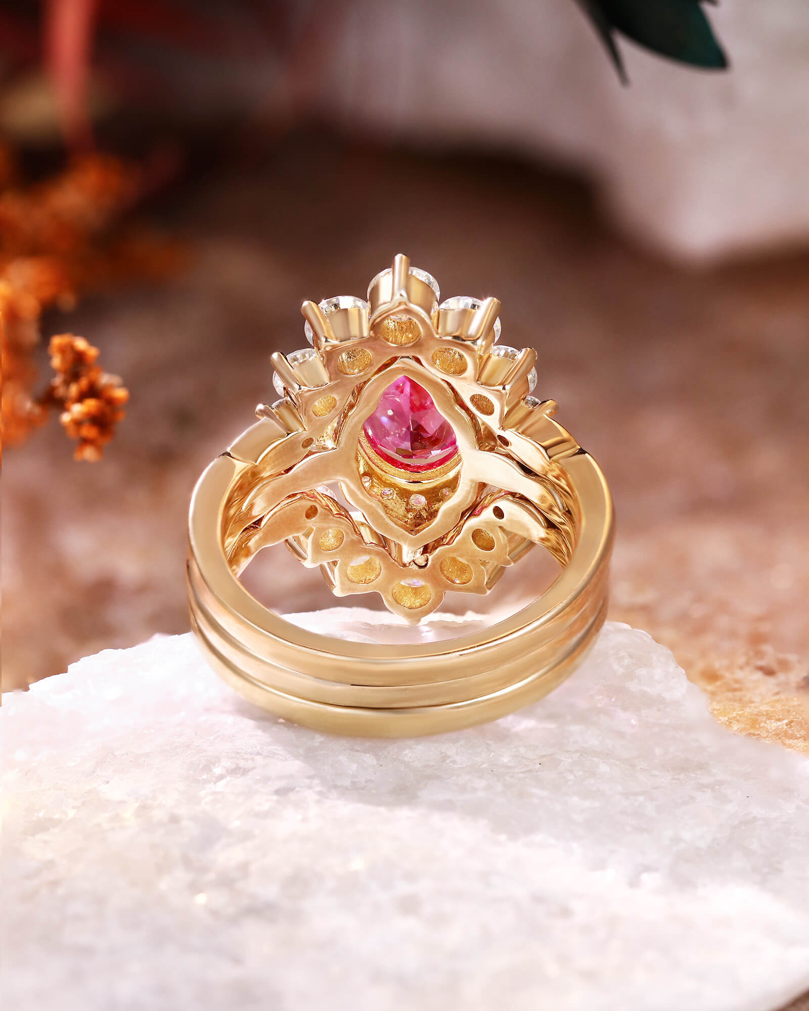 ORIANA Vintage Halo Oval Pink Sapphire Engagement Ring Wedding Ring Set ORIANA Vintage Halo Oval Pink Sapphire Engagement Ring Wedding Ring Set