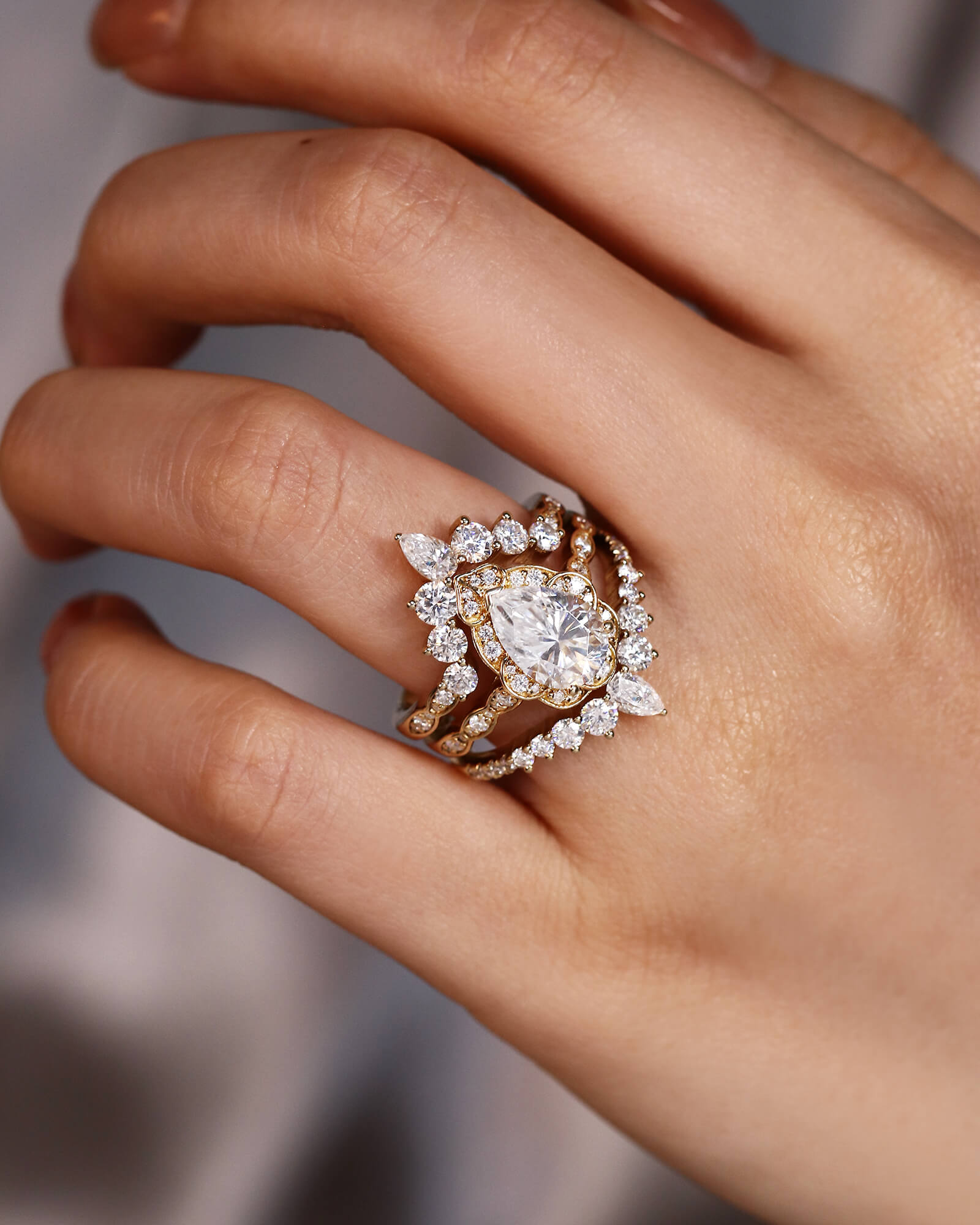 ZEPHYRINE Pear Cut Moissanite Bridal Ring Set Vintage Inspired Halo Engagement Ring Set 3PCS ZEPHYRINE Pear Cut Moissanite Bridal Ring Set Vintage Inspired Halo Engagement Ring Set 3PCS