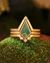 MOSSLYN Unique Bezel Set Kite Cut Moss Agate & Opal Engagement Ring Set 3pcs