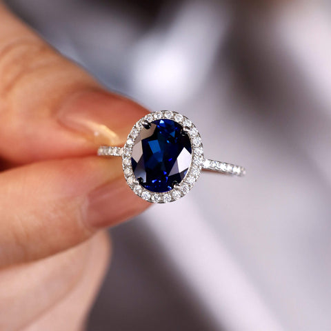 SOLIVINE Oval Cut Sapphire Engagement Ring Moissanite Halo Accented Pave Ring