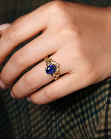 OCTAVIA Vintage Floral Oval Shaped Blue Sapphire Engagement Ring Set