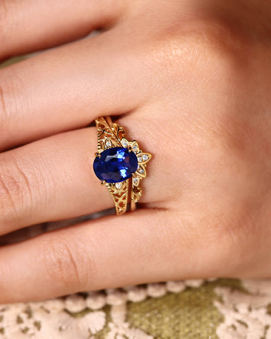 OCTAVIA Vintage Floral Oval Shaped Blue Sapphire Engagement Ring Set