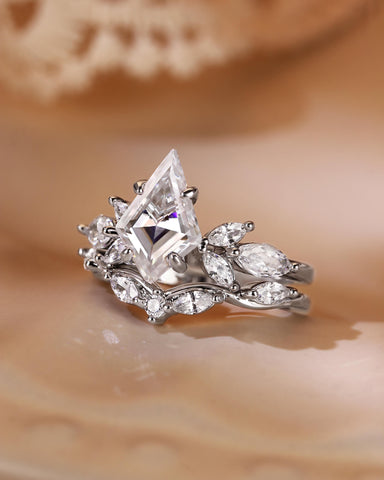 KEZIA Kite Cut Moissanite Cluster Fairy Inspired Engagement Ring Set 2pcs