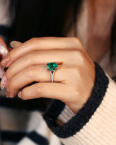 VERITY Double Claws Cushion Cut Emerald Hiden Halo Engagement Ring