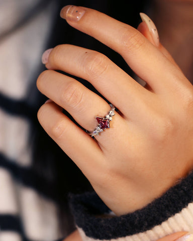 DARIA Kite Cut Alexandrite Diamonds Three Stone Engagement Ring