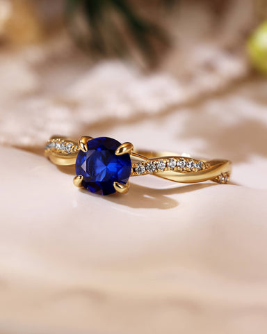 CIELO Twisted Round Cut Sapphire Engagement Ring