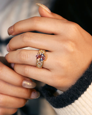 AMETHYSTA Hollowed Infinity Band Oval Cut Alexandrite Engagement Ring