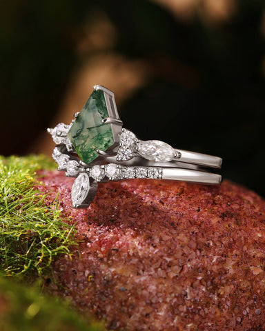FIRANO Vintage Kite Shaped Moss Agate and Diamond Engagement Ring Set