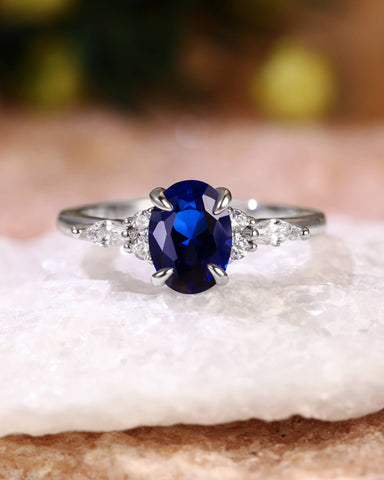 ILARIA Cluster Oval Cut Sapphire Engagement Ring