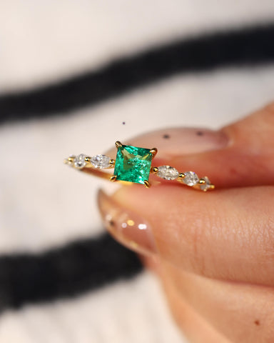 MAEVE Princess Cut Emerald Promise Ring Dainty Engagement Ring with Trio Side Stones