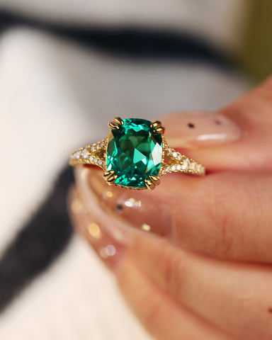 VERITY Double Claws Cushion Cut Emerald Hiden Halo Engagement Ring
