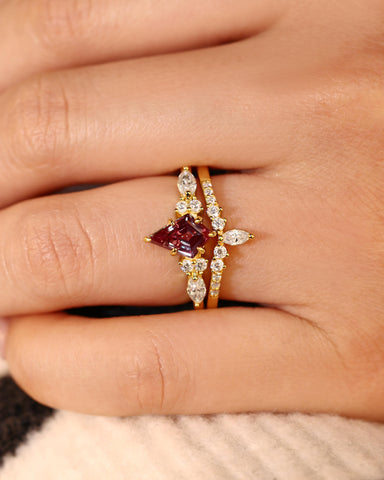 AMARA Kite Cut Alexandrite Stackable Ring Set