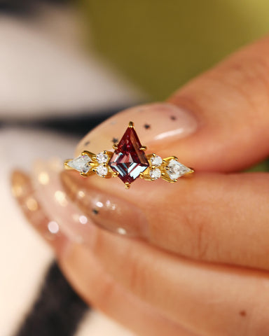 DARIA Kite Cut Alexandrite Diamonds Three Stone Engagement Ring