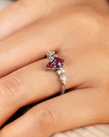 DARIA Kite Cut Alexandrite Diamonds Three Stone Engagement Ring