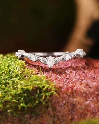 FOLIARA Nature Inspired Leafy Wedding Band Stacking Ring