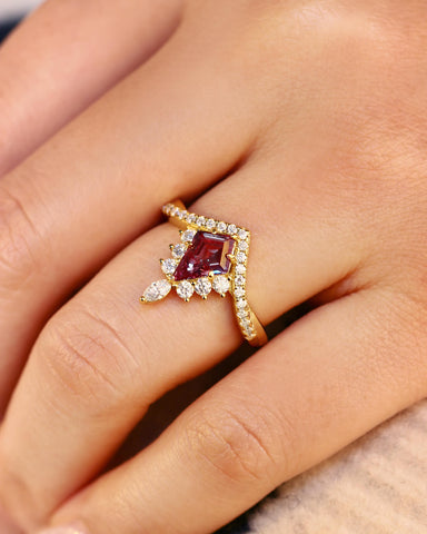 AELIA One-of-a-Kind Kite Cut Alexandrite Engagement Ring