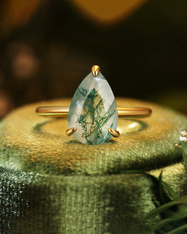LARK Pear Moss Agate Solitaire Engagement Ring