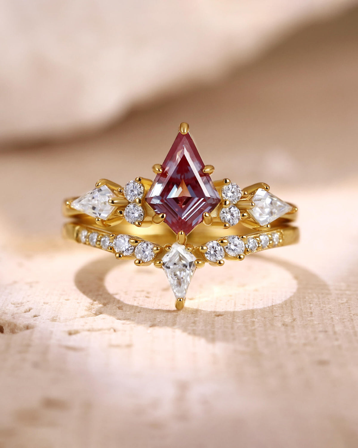 CALISTA Vintage Kite Cut Alexandrite With Moissanite Engagement Ring Set