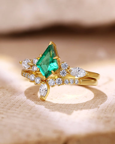 IRIDIA Vintage Kite Cut Emerald Engagement Ring Set