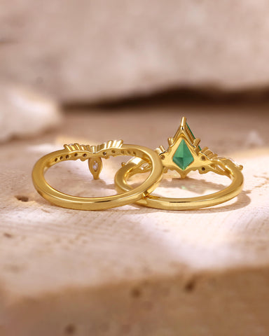 IRIDIA Vintage Kite Cut Emerald Engagement Ring Set