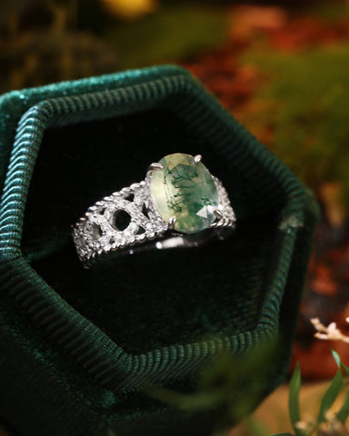 SYLVETRA Oval Shaped Moss Agate Antique Infinity Ring