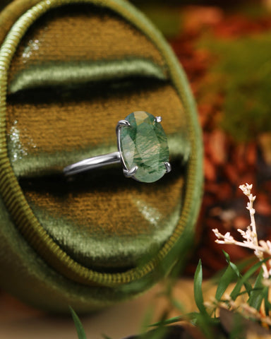 LUMENIS Oval Moss Agate Solitaire Engagement Ring
