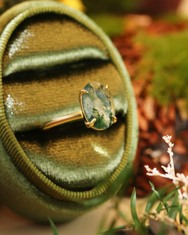 LUMENIS Oval Moss Agate Solitaire Engagement Ring