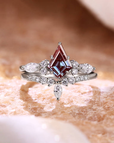 AMARA Kite Cut Alexandrite Stackable Ring Set