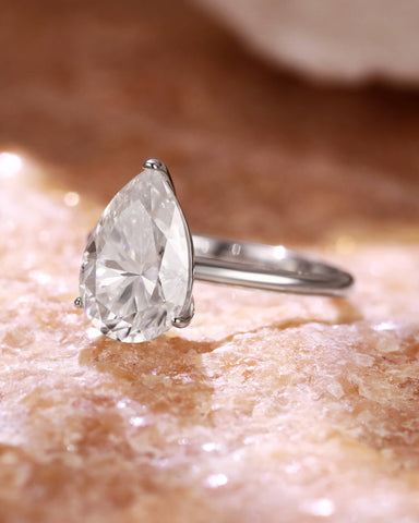 ISOLDE Minimalist Pear Cut Moissanite Solitaire Engagement Ring