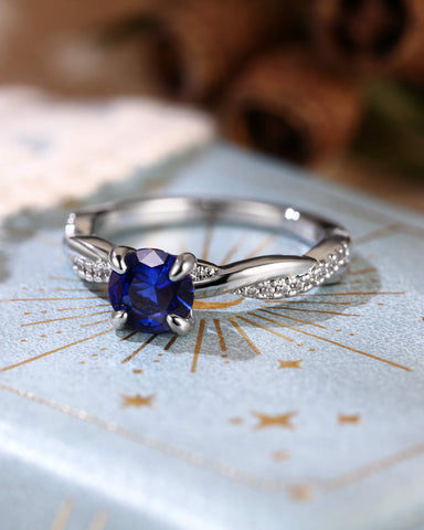 CIELO Twisted Round Cut Sapphire Engagement Ring