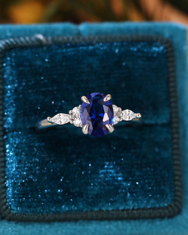 ILARIA Cluster Oval Cut Sapphire Engagement Ring