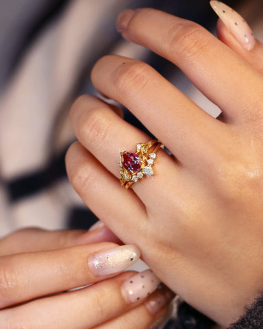 WILLOW Pear Cut Alexandrite Engagement Ring Set Vine Bridal Ring Set