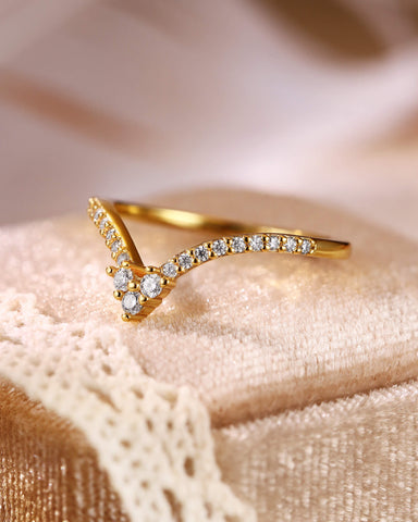 WINNIE V Shape Round Cut Moissanite Wedding Band for Women