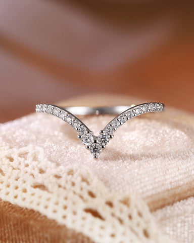 WINNIE V Shape Round Cut Moissanite Wedding Band for Women