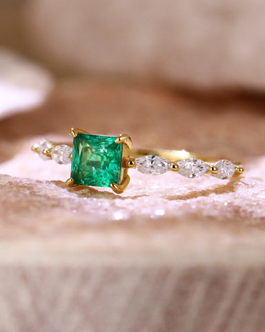 MAEVE Princess Cut Emerald Promise Ring Dainty Engagement Ring with Trio Side Stones