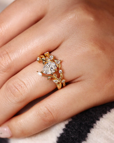 AVENNA Twist Leaf Vine Pear Moissanite Engagement Ring Set