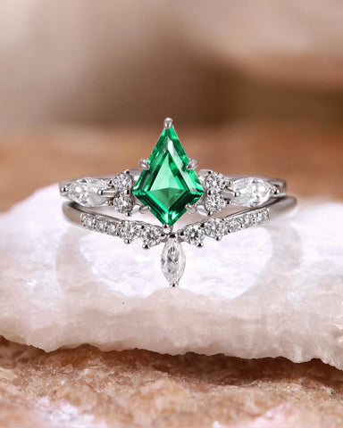 IRIDIA Vintage Kite Cut Emerald Engagement Ring Set