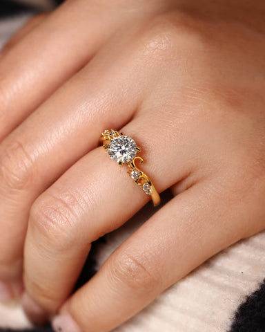 ALTA Vine Twist Round Cut Promise Ring