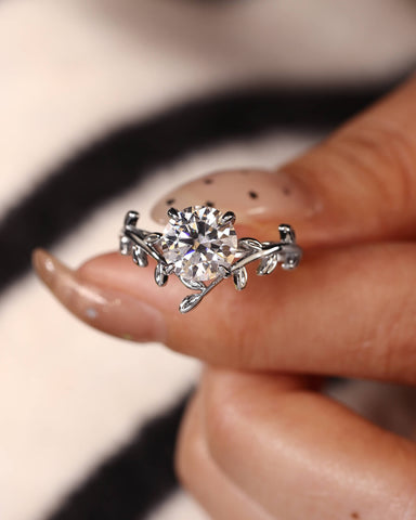 HALI Nature Vibe Round Moissanite Leaf Engagement Ring
