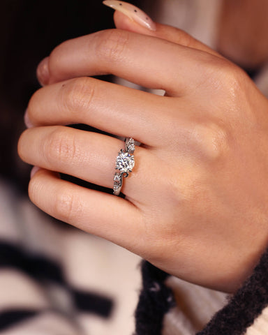 ALTA Vine Twist Round Cut Promise Ring