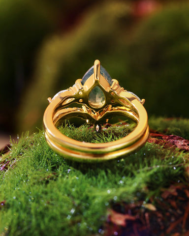 ARBELLA Pear Moss Agate Moissanite Side Stones Wedding Ring Set