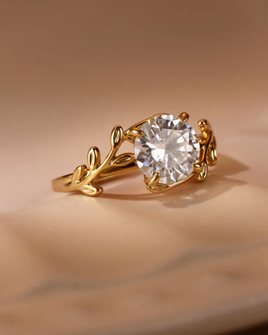 ROSA Leaf Twist Round Cut Solitaire Engagment Ring