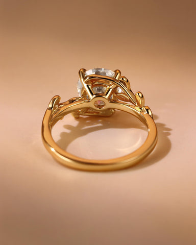 ROSA Leaf Twist Round Cut Solitaire Engagment Ring