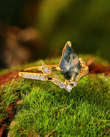 GALADRIEL Unique Kite Cut Moss Agate Flower Fairy Engagement Ring