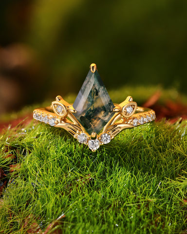 GALADRIEL Unique Kite Cut Moss Agate Flower Fairy Engagement Ring